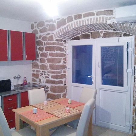 Holiday House Popovic Sućuraj Zewnętrze zdjęcie