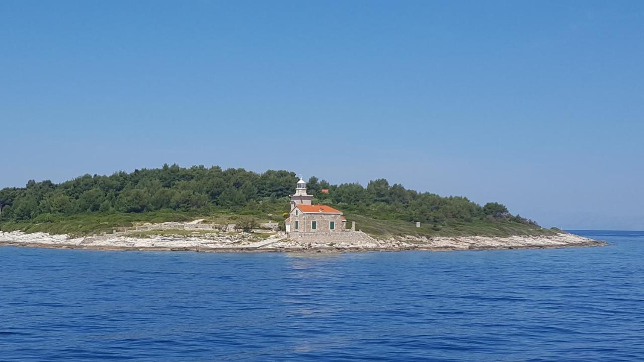 Holiday House Popovic Sućuraj Zewnętrze zdjęcie