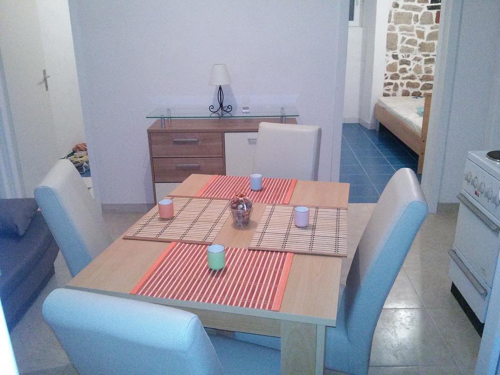 Holiday House Popovic Sućuraj Zewnętrze zdjęcie