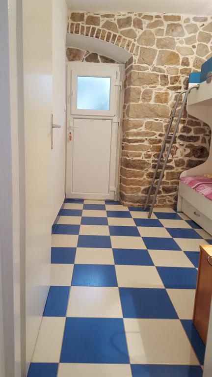 Holiday House Popovic Sućuraj Zewnętrze zdjęcie