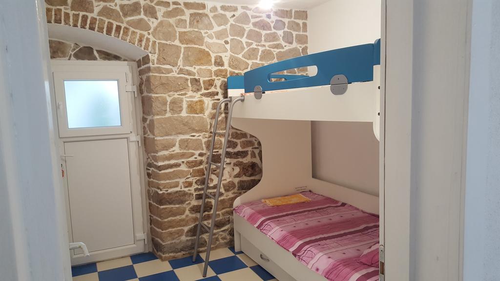 Holiday House Popovic Sućuraj Zewnętrze zdjęcie